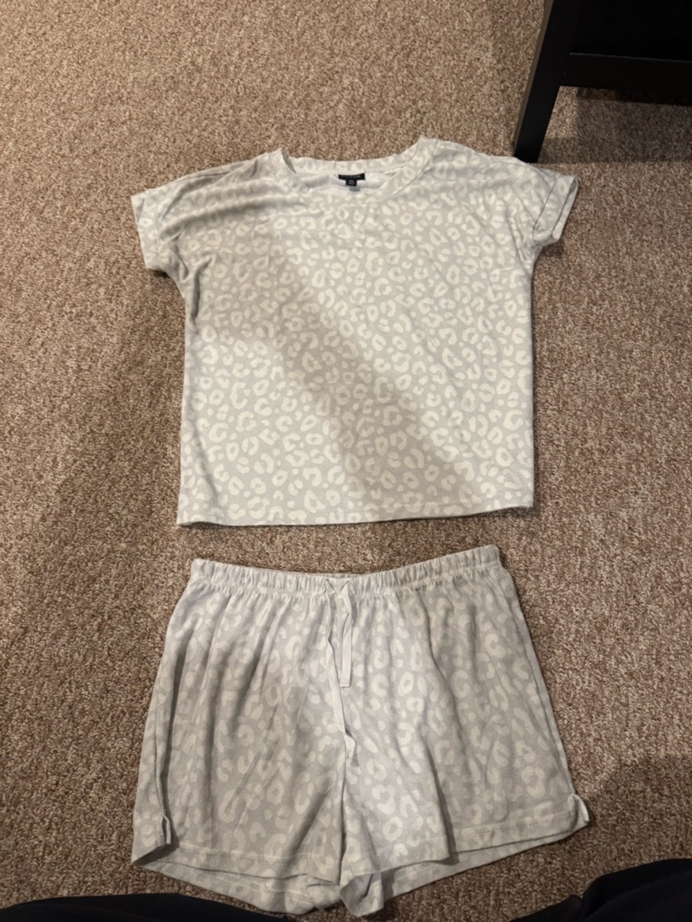 Tahari Pajama Set - Light Gray Leopard Print